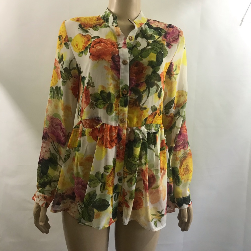 BEULAH 🔥beautiful floral top with 2 front pockets